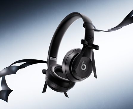 Beats Unveils Onyx Black Solo 4 Headphones in Partnership with JENNIE