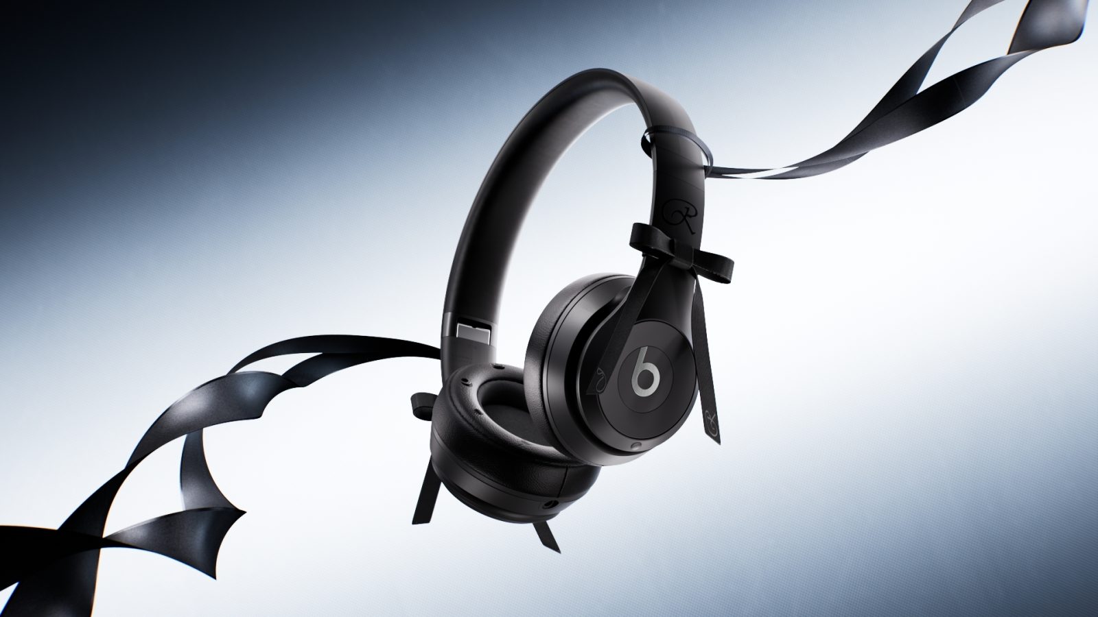 Beats Unveils Onyx Black Solo 4 Headphones in Partnership with JENNIE