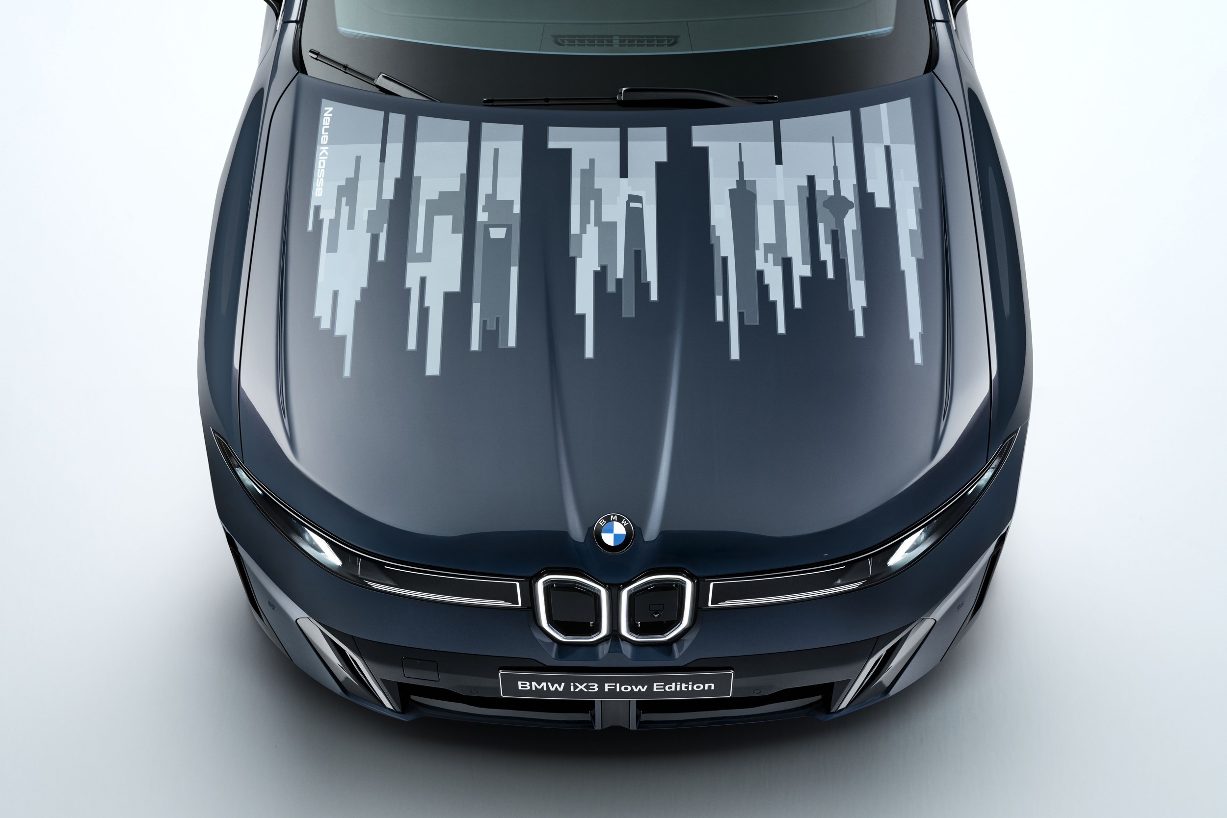 BMW Nears Launch of Color-Changing Car