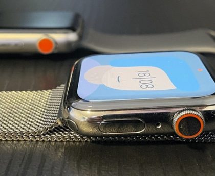 Causes of the Red Ring on Certain Apple Watch Digital Crowns