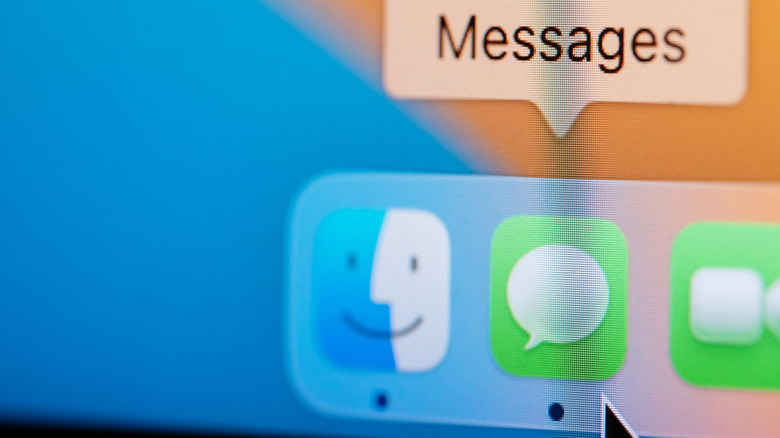 Comprehending the Black Dots Beneath Your MacBook's Applications: Their Function and Importance