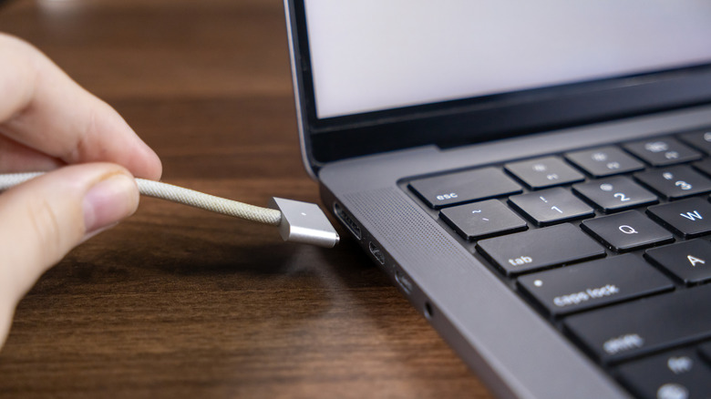 Comprehending the Importance of a Flashing Orange Light on Your MacBook Charger