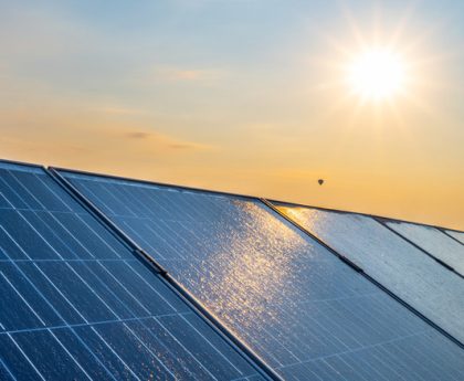 Contrasting Blue and Black Solar Panels: Which Variant Delivers Superior Performance?