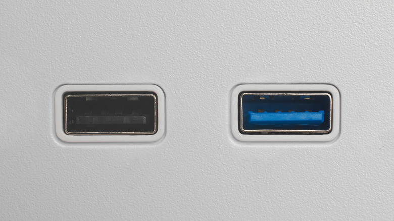 Contrasting USB Port Speeds: Blue versus Black