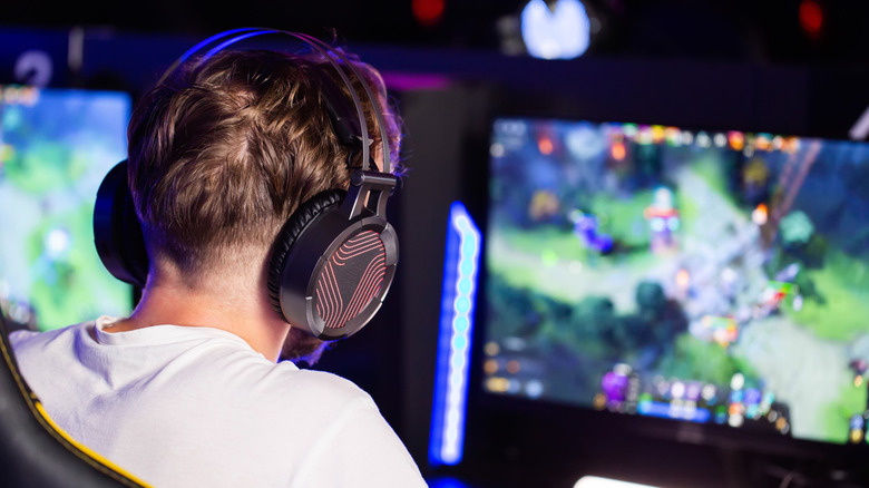 Disproving the Myth: The Safety of Contemporary Computer Monitors for Your Vision