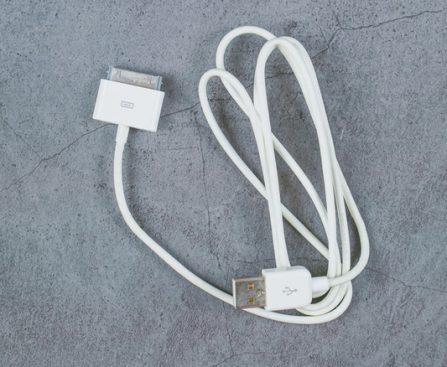Four Outdated Cables That Are Seldom Required Nowadays
