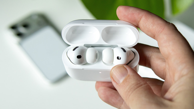 Four Typical Errors to Steer Clear Of When Cleaning Your Earbuds