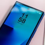 Galaxy Z Fold 8 Anticipated to Keep Existing Display Material, Sparking Mixed Responses