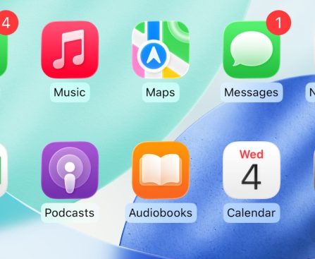 Google Application Makes Its Debut on Apple CarPlay Before Android Auto