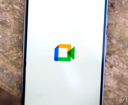 Google Meet Accessible on Apple CarPlay; Android Auto Compatibility Arriving Shortly