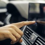 Guide to Efficiently Cleaning the Infotainment Screen of Your Car