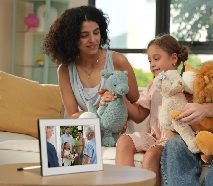 Homture Magic Frame: Smart Photo Display with Generative AI and 60 GHz mmWave Radar (Sponsored)