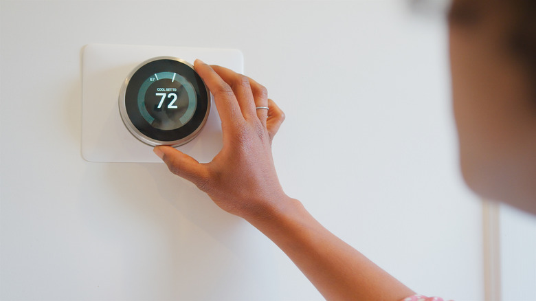 How a Clever Thermostat Reduces Your Expenses and Its Constraints
