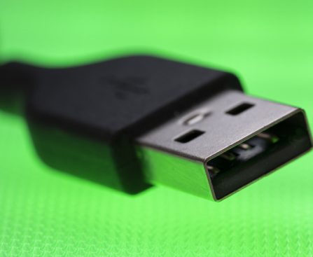 How to Identify the Proper Orientation of Your USB Port