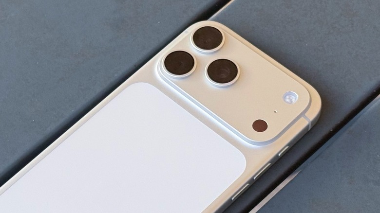 How to Resolve the Recent iPhone Battery Problem Leading to Black Screen Issues