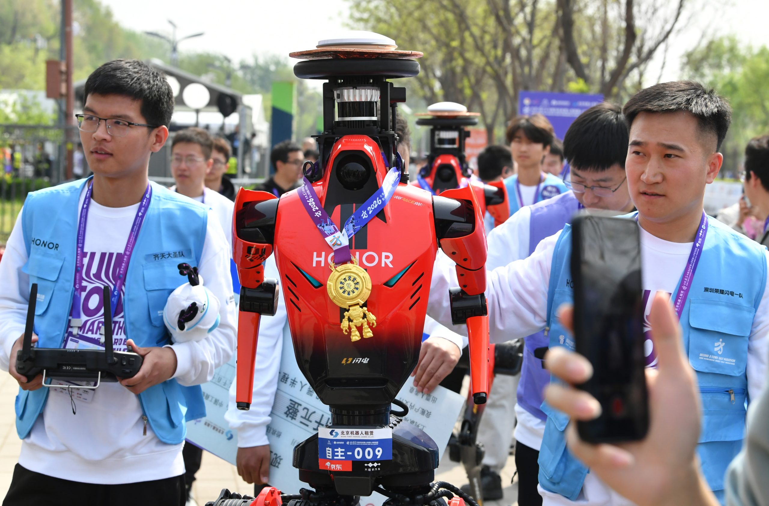 Humanoid 'Lightning' Robot Breaks the Half-Marathon Record