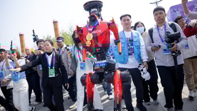 Humanoid Robot Sets New Half-Marathon Record