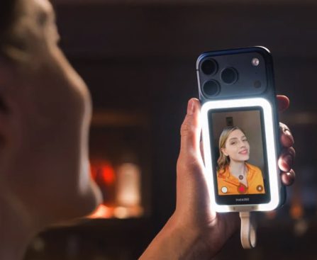 Insta360 Device Improves iPhone Self-Portraits, Restricted Compatibility with Android