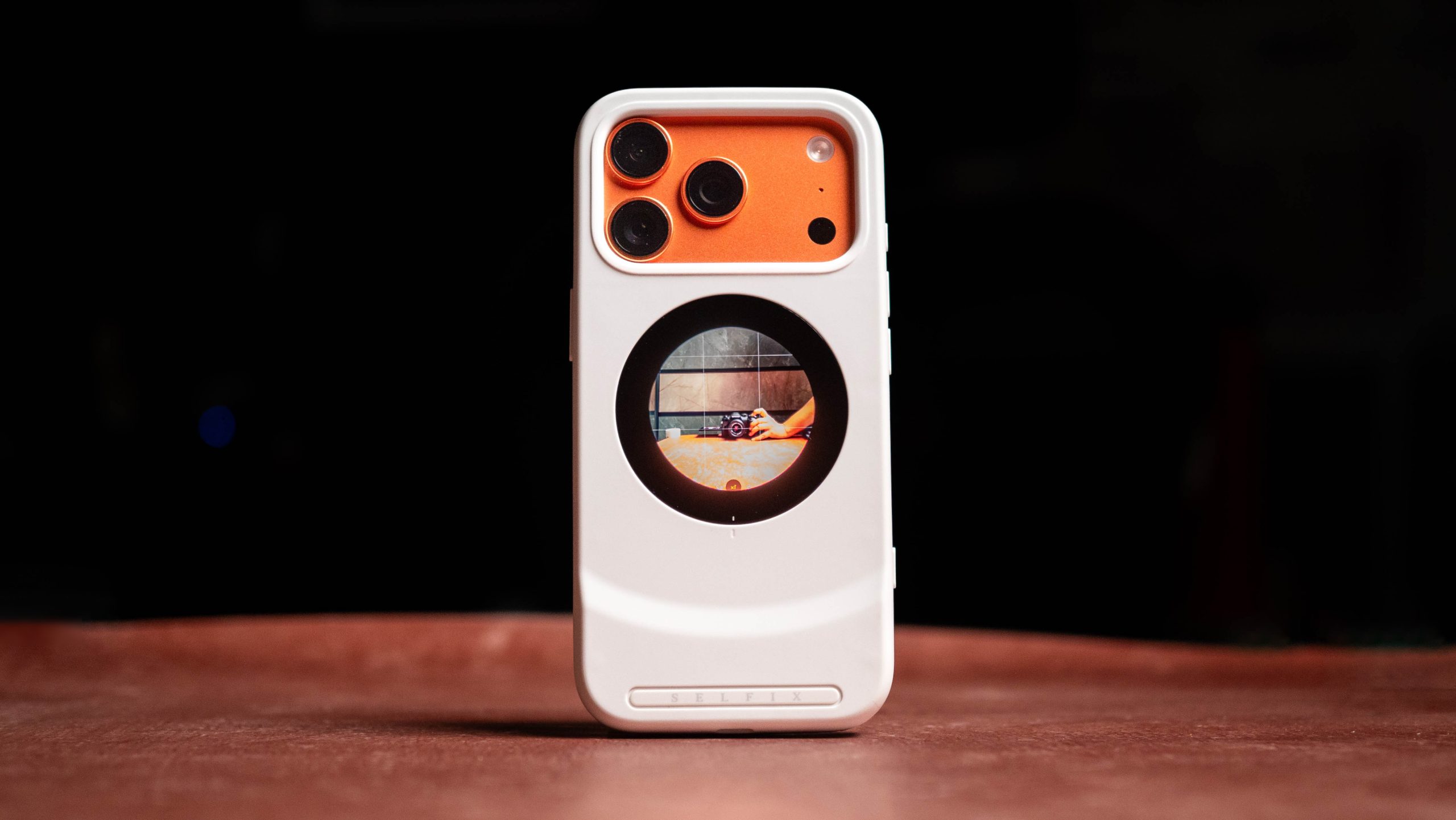 iPhone 17 Pro Selfie Case Featuring MicroSD Slot Transforms Photography