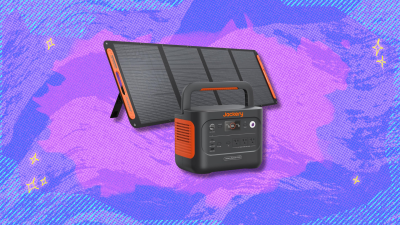 Jackery Explorer 1000 v2 Power Station: Save $600 on Amazon—Includes Solar Panels