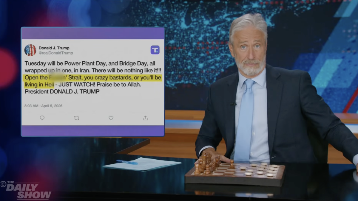 Jon Stewart Devotes 22 Minutes to Criticizing Trump's Iran Strategy