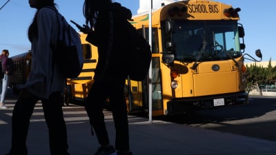 LA Public Schools Implement First-Ever Screen Time Limits for Students