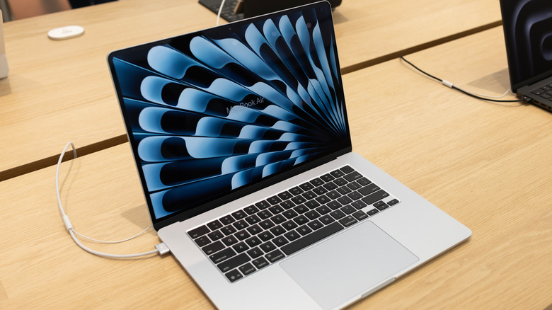 Laptops Providing Enhanced Battery Longevity in Comparison to the MacBook Air