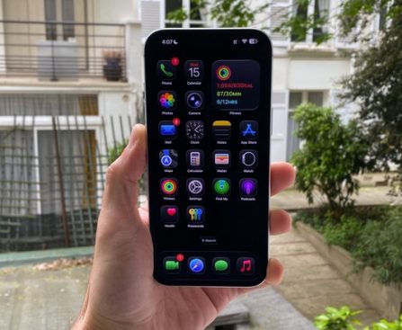 Many iPhone Users Uninformed About Current Ultra Dark Mode Functionality