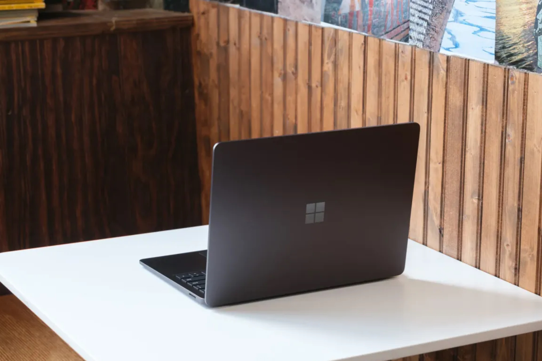 Microsoft Plans Surface Laptop with OLED Display
