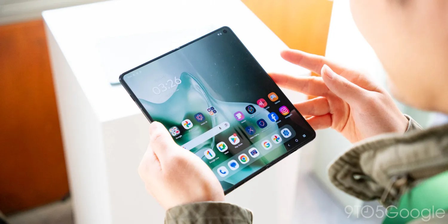 Motorola Razr Fold Pricing and Availability Information Unveiled Ahead of iPhone Ultra Debut