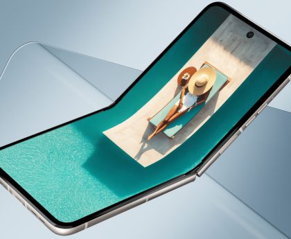 Motorola's Latest Razr Turns Google Photos into a Fashion and Memory Center