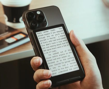 New MagSafe E-Reader Links Straight to iPhone