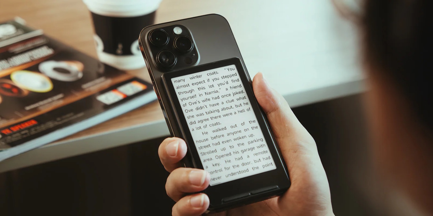 New MagSafe E-Reader Links Straight to iPhone
