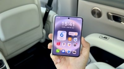 New Video of Huawei Pura X Max Wide Reveals Possible iPhone Fold Design