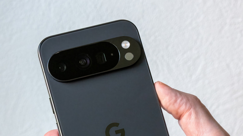 Possible Harm to Pixel 10 Pro from Flashlight Usage