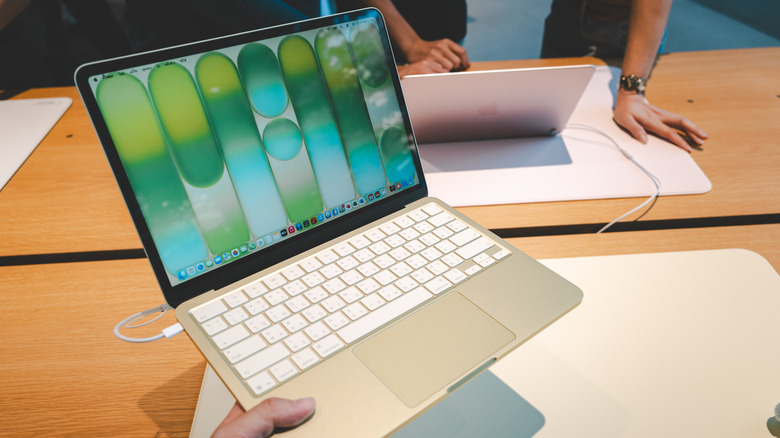 Price of a Substitute Battery for the MacBook Neo