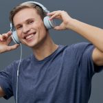 Reasons Why Audiophiles Favor Wired Headphones Over Bluetooth: 4 Essential Factors