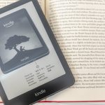 Reasons Why Fans of Physical Books Should Still Think About Having a Kindle: 5 Convincing Arguments