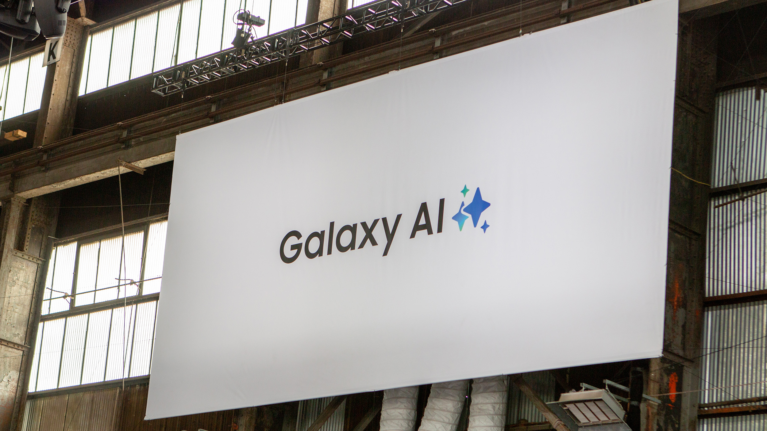 Reddit Users Inquire with Samsung Executive Regarding Overabundance of Galaxy AI Functions and Desire for Smaller Smartphones