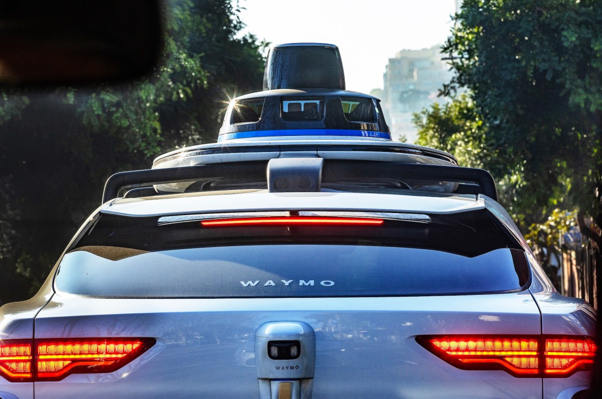 Robotaxi Companies Withhold Frequency of AVs Requiring Remote Assistance