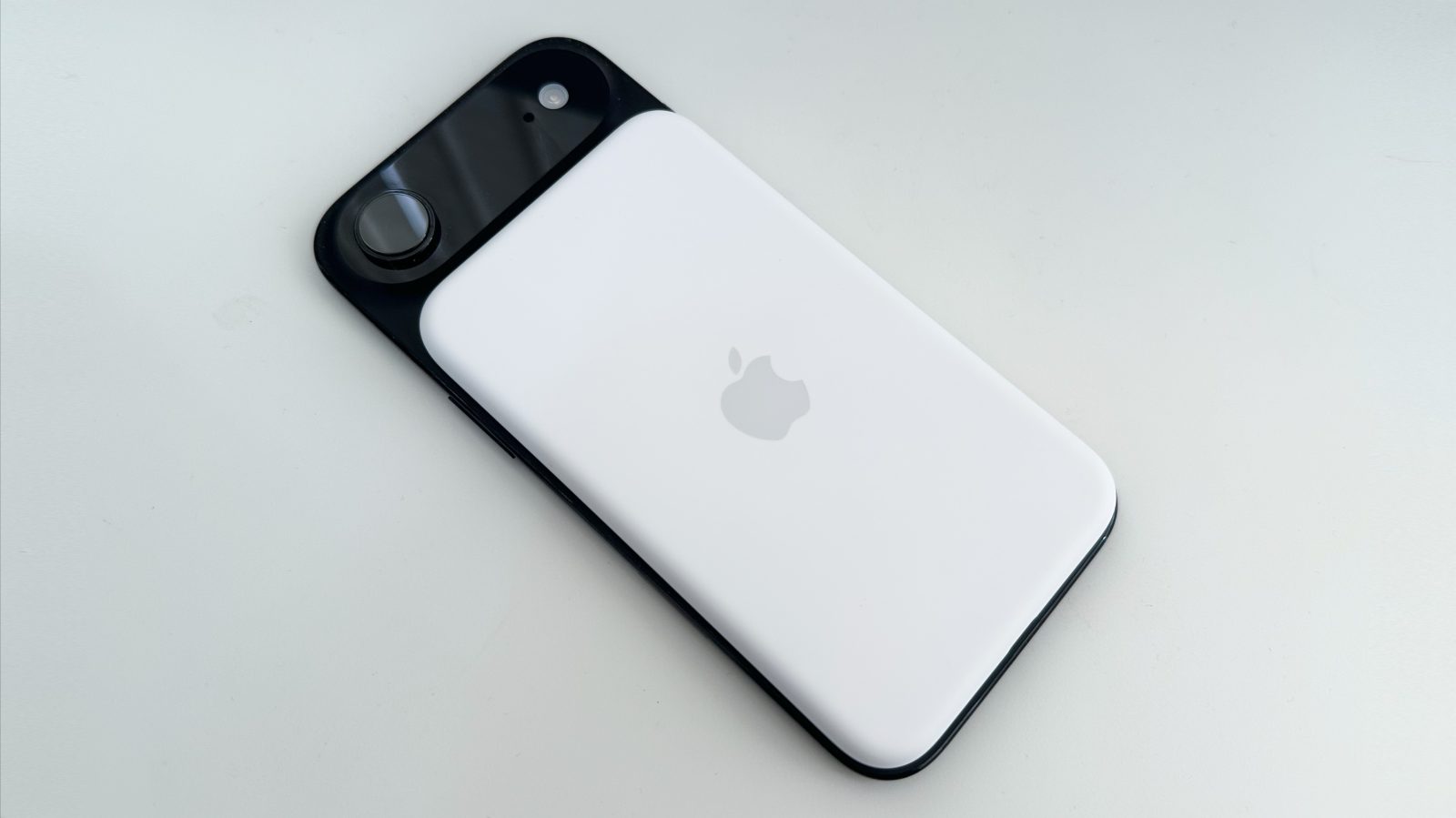 Rumor Indicates Apple Could Remove MagSafe from Upcoming iPhone Versions