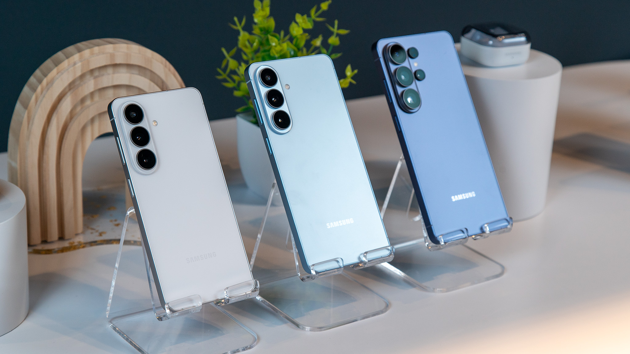 Samsung Boosts Output of Galaxy S26 Following Soaring Demand and Surpassing Estimates