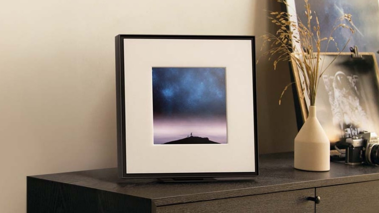 Samsung's Wireless Music Frame Blends Audio Features with Sleek Art Aesthetic