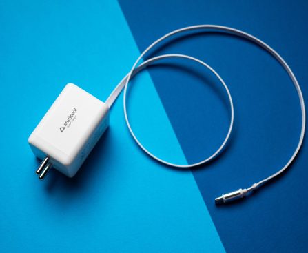 Stuffcool Launches 65W GaN Charger with Retractable Cable