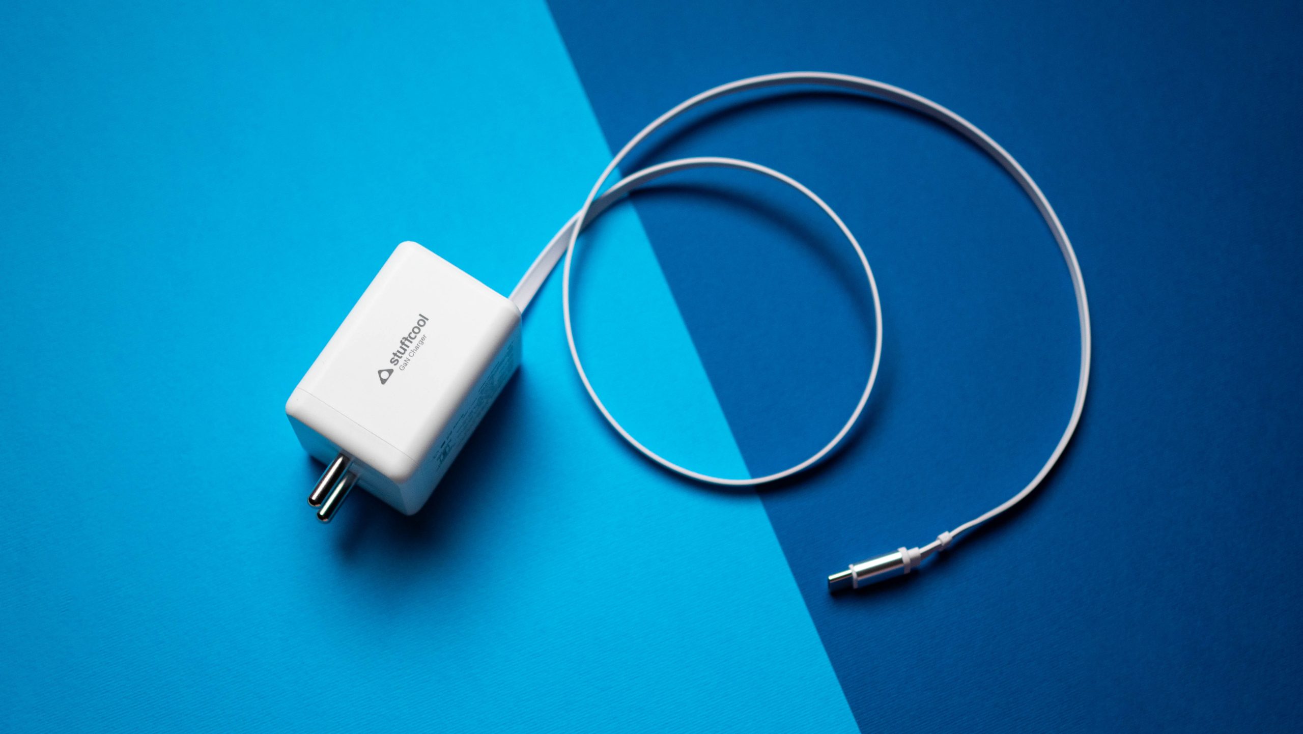 Stuffcool Launches 65W GaN Charger with Retractable Cable