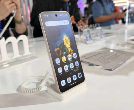 TCL's NXTPAPER 70 Pro E-Paper Now Offered at T-Mobile at an Affordable Cost