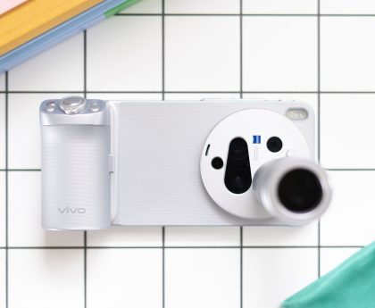 Telephoto Lenses Should Be Standard in More Phone Cameras