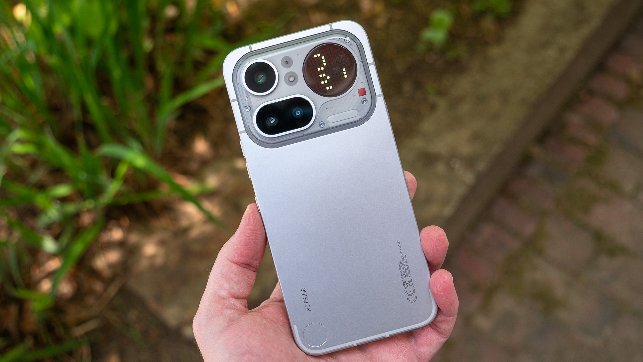 The Nothing Phone 4a Pro: Sturdy Build Compromised by One Defect