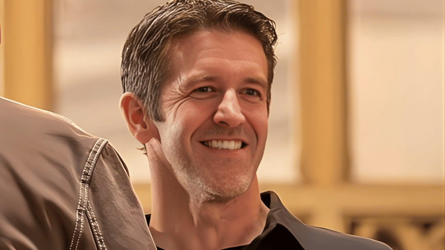 Tim Cook to Step Down as Apple CEO After Nearly 15 Years; Hardware Chief John Ternus to Succeed