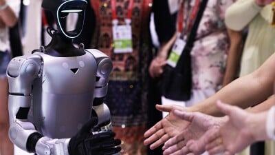 Tokyo Airport Trials Robot Baggage Handlers